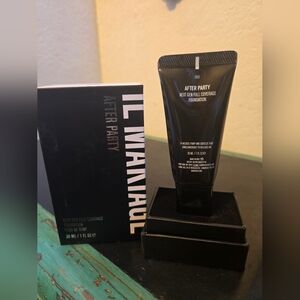 IL MAKIAGE After Party Foundation in Black Tube